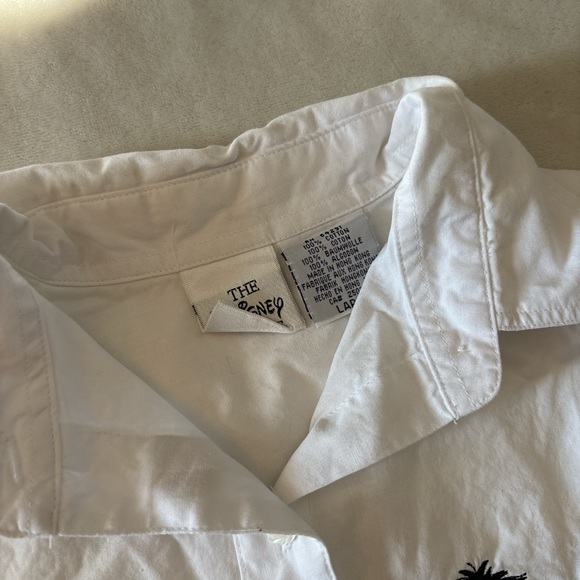 Vintage The Disney Store White Winnie the Pooh Large Easter Button Up - Picture 4 of 7